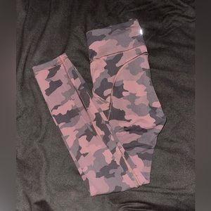 EUC lululemon Invigorate HR Tight 25” sz.4, Heritage 365 Camo Brown Earth Multi